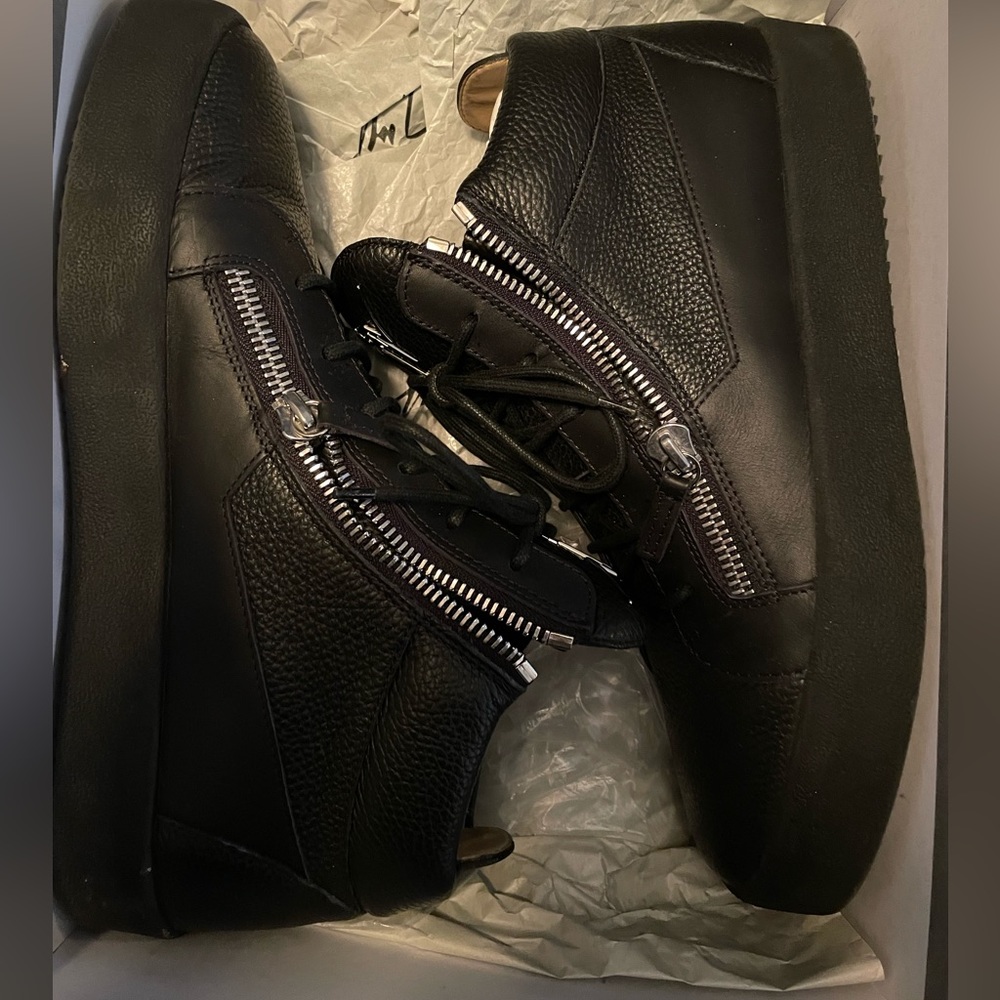 Giuseppe Allover Zippered Midtop